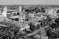 Abidjan, vue sur le boulevard Antonetti – Ce boulevard porte le nom de Raphaël Valentin Marius Antonetti (1872 - 1938) qui fut gouverneur de la Côte d’Ivoire entre janvier 1918 et  avril 1924.