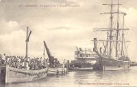 Conakry, la grande jetée à l'arrivée du courrier