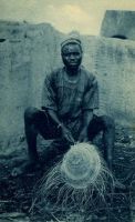 Fabricant de chapeaux - Carte postale éditée par la Mission d'Ouagadougou