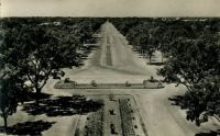 Ouagadougou, les Champs Élysées – Il s’agit de du boulevard officiellement appelé aujourd'hui boulevard de la République, qui mène de l’actuel rond point des Nations Unies à la présidence (laquelle est en passe de devenir l’ancienne présidence au profit de la nouvelle sise à Ouaga 2000), et non de l’avenue Kwamé Nkrumah souvent surnommée « Champs Élysées de Ouaga »