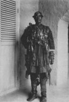 Ministre de la guerre mossi – Carte postale editée par les Missions d'Ouagadougou.
