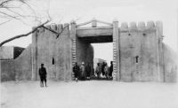 Zinder, la porte du poste - carte postée en 1922