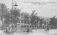 Saint-Louis, statue de Faidherbes et Casrne Rognat (nord)