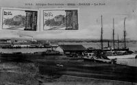 Dakar, le port - le port compte en 1948 4580 m. de quais dont 2990 m à 8 m et plus de tirant d'eau, il compte 21 km de voies ferrées, une cale de halage de 200 tonnes, 3 remorqueurs, 9 chaloupes, 2 chalands, 2 citernes à eau, 2 chalands à escadrille, 21 hangars à marchandises couvrant 28395 m2, des réservoirs d'hydrocarbures contenant 21000 tonnes de carburant et 6624 m de pipe-line, 9500 m de canalisations d'eau et 136 prises. Les phares et balises sont le phare des Mamelles, du Cap Manuel et les feux du port. Le trafic en 1947 est de 3448 navores jaugeant 6 715 798 t. et un trafic de 39 734 passagers. Les importations sont de 1 045 342 t, et les exportations de 780 342 t.