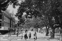 Dakar, Palais de Justice et Place Protet - il s'agit de l'ancien Palais de Justice devenu depuis la Chambre de Commerce