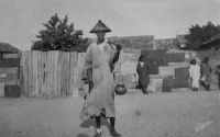 Dakar, le marchand de lait ambulant