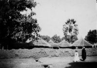 Bamako, la cabane Bembouis (?) (légende manuscrite) – Photo prise par un amateur et datée du 28.10.1942
