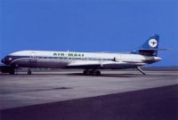 Air Mali, Caravelle III, F-BRUJ  - Cet appareil n'eut qu'une brève carrière aux coulurs d'Air Mali; il volait d'ailleurs alors avec les peintures du loueur Trans Union et ne portait que le nom d'Air Mali, compagnie à qui il ne fut loué qu'entre janvier et mars 1971. Entré en service le 06.12.65, il est loué quatre ans durant à la Scandinavian Air System sous l'immatriculation LK-KLN par son constructeur Sud Aviation qui le vendit à Trans Union début 1970. Il est ensuite successivement loué aux compagnies Royal Air Maroc, Air Mali, Tunis Air et UTA. Fin 1972 il est vendu à la société SNIAS et WFU de Toulouse qui le loue à son tour à la compagnie Inex Adria pour laquelle il vole sous l'immatriculation YU-AJE. Réimmatriculé F-BUFM pas son propriétaire, il est reloué début 1973 à Tunis Air, avant d'êetre offert au gouvernement rwandais le 28.03.74 et d'ête immatriculé 9XR-CH ; en 1987 il volait encore aux couleurs de la République Rwandaise et fut photographié au Bourget.