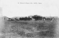 Kayes, Plateau, bâtiment du chemin de fer – Le tronçon de chemin de fer entre Kayes et Bamako remonte à 1904, tandis que celui vers Dakar date de 1924.