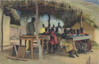 Togo shull-hütte im hinterland kinder - 1911 paillote école dans la brousse et ses écoliers.